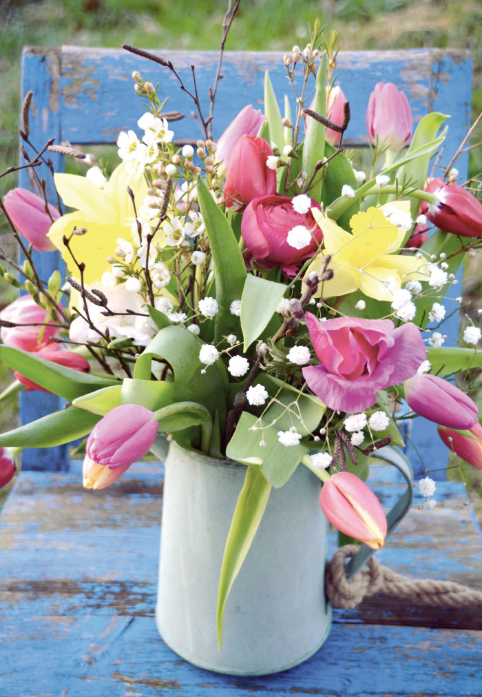Ostern -Frühlingsstrauß- Tulpen, Narzissen Ostern -Frühlingsstrauß- Tulpen, Narzissen