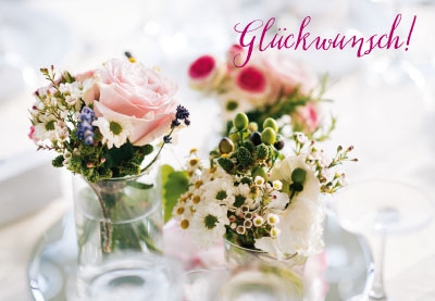 Blumen - Rosen und Schleierkraut in Vasen  Blumen - Rosen und Schleierkraut in Vasen