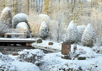 Winterlandschaften - Teich, Bank, Schnee