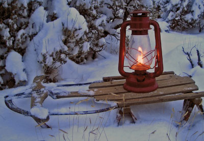 Wintermotiv - Doppelkarte, Schlitten im Schnee mit Laterne Wintermotiv - Doppelkarte, Schlitten im Schnee mit Laterne